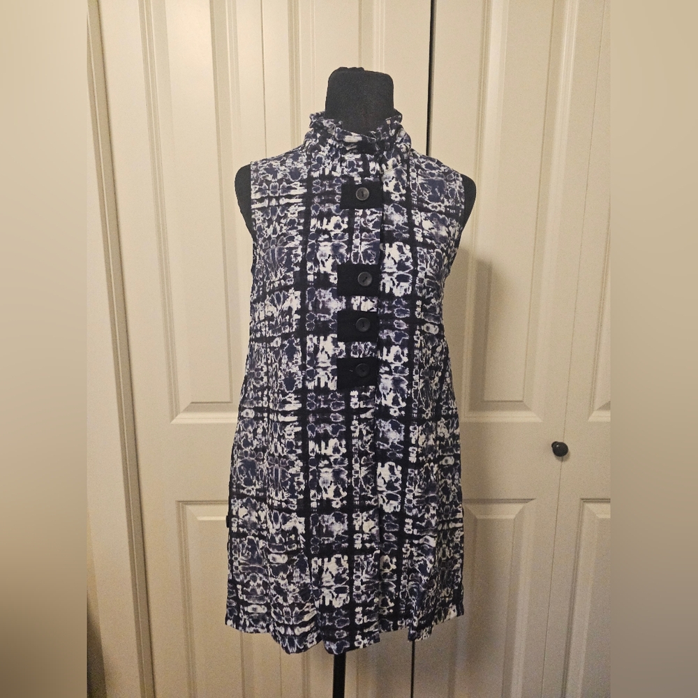 Carre Noir Womens Sleeveless Blouse with Pockets Ruffled Neck Line SZ S